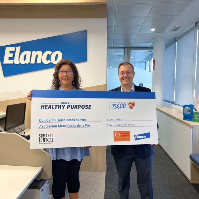 Nieves y Juan 2 Mensajeros de la Paz recibe una donación de 15.600 huevos por parte de Elanco y Huevos Velasco