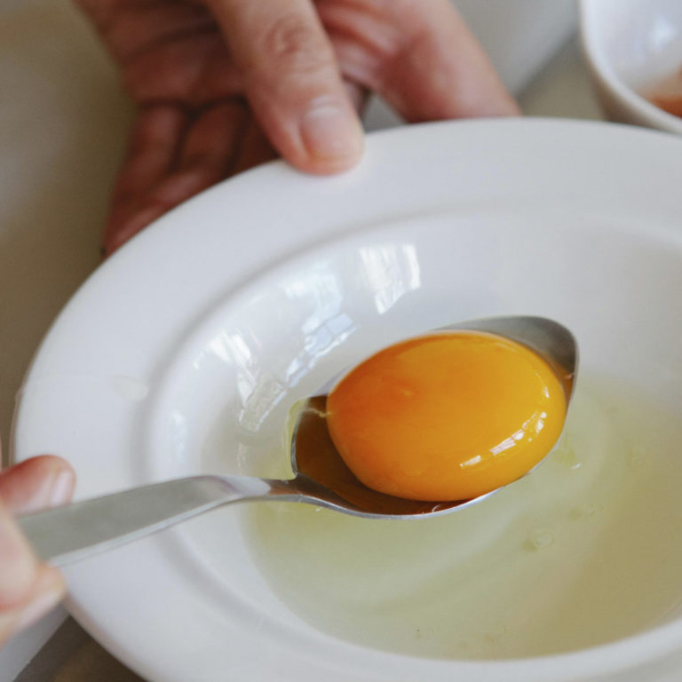 ¿Cómo sabemos que un huevo está fresco?