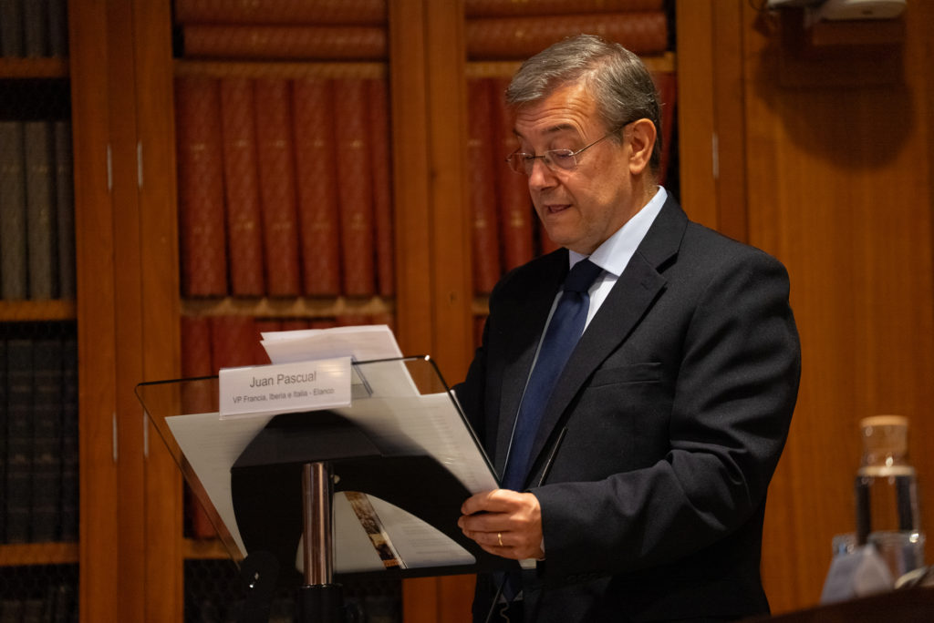 Presentación del informe "Ganadería 5:00 a. m."
